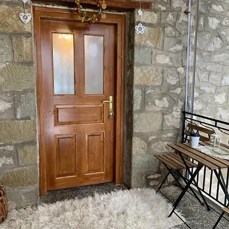 Traditional Stone House Vila *